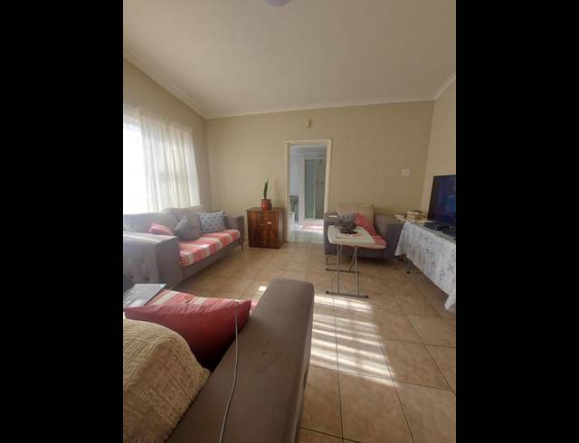 2 BEDROOM PROPERTY TO RENT IN GOODWOOD CENTRAL